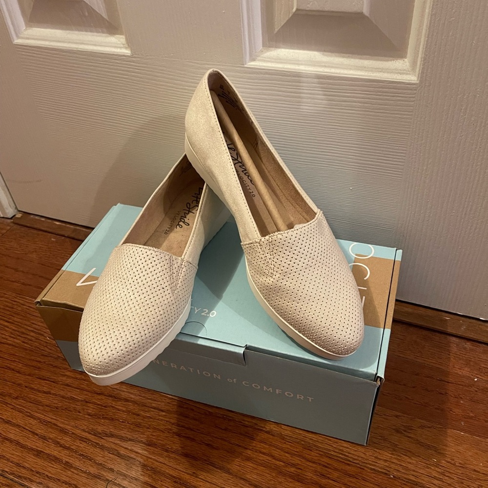 Life Stride Velocity 2.0 Almond Slip-On Shoes